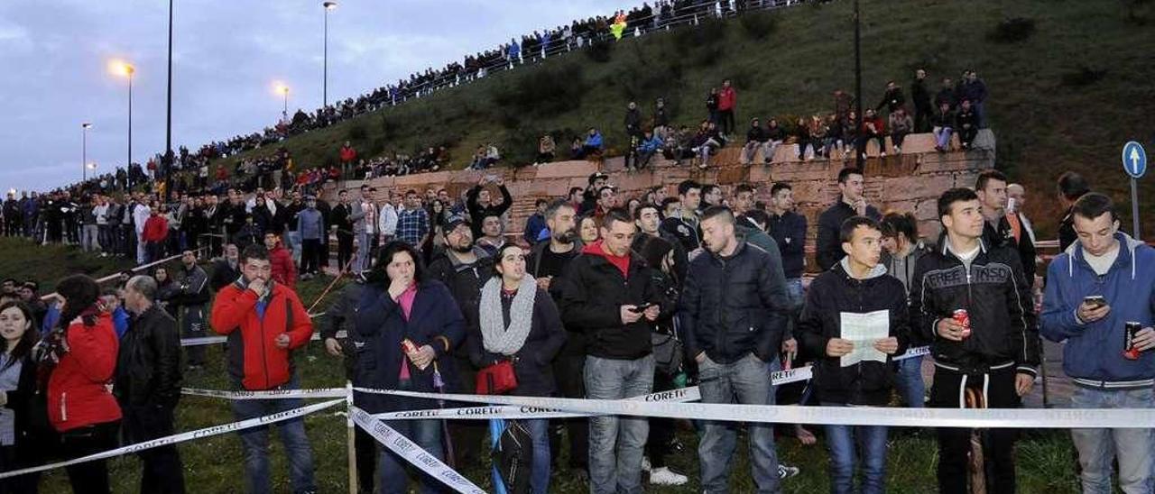 Multitud de asistentes al tramo espectáculo en la pasada edición. // Bernabé/Javier Lalín