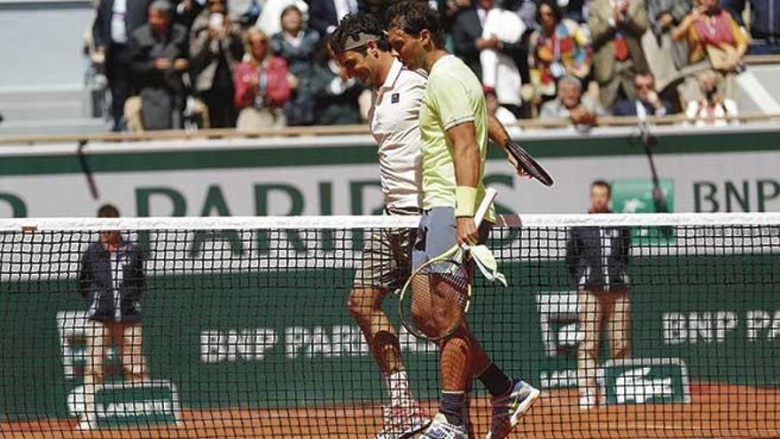 Nadal y Federer, tras la semifinal de Roland Garros el pasado junio.