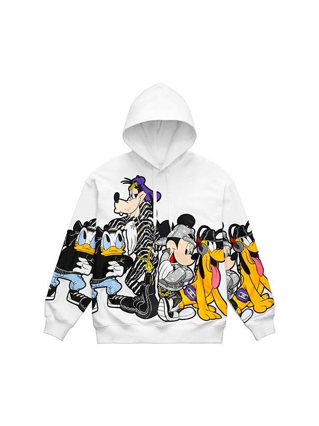 Todas las imágenes de la colección de Moschino x H&M: sudadera personajes Disney hip-hop