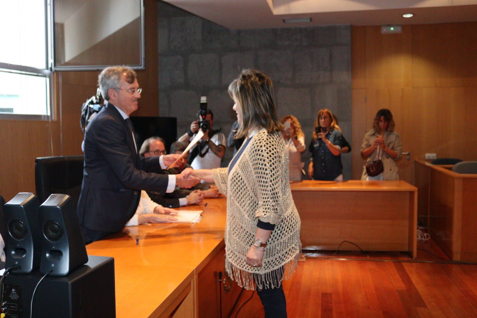 EN IMÁGENES: Así fue la recogida de las actas de los diputados asturianos ante la Junta Electoral Provincial