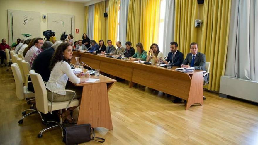 Extremadura consensuará el reparto de fondos de la UE, la política innovación y la universidad