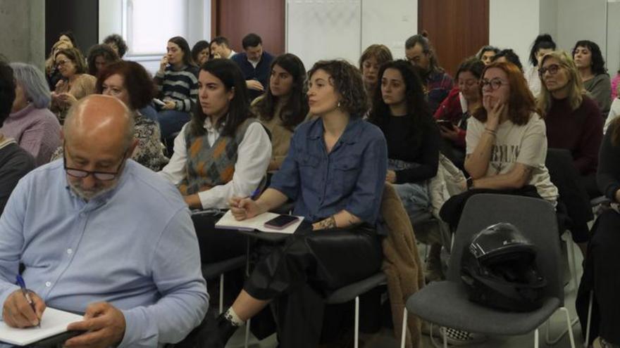 Más de sesenta profesionales asistieron a la jornada. | Roi Cruz