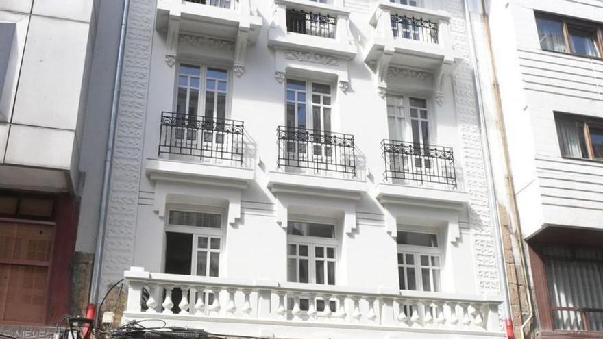 Edificio del antiguo bar El Molino, en Santa Catalina. |   // CARLOS PARDELLAS