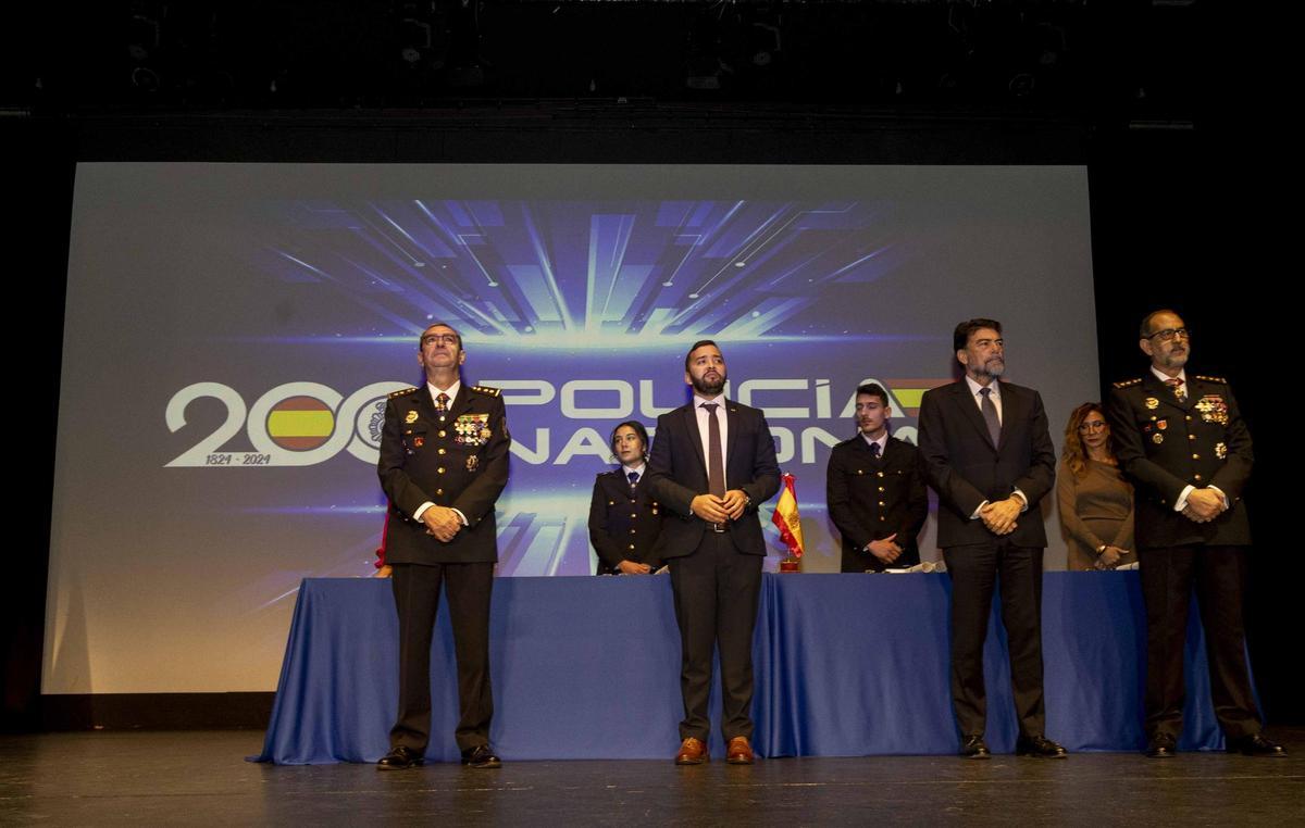 La Policía Nacional conmemora en Alicante el 202 aniversario de su creación