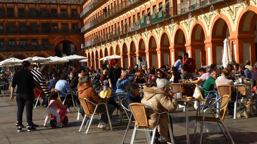 ¿Se puede cobrar por cancelar una reserva en un restaurante en Andalucía? La Junta advierte para esta Navidad