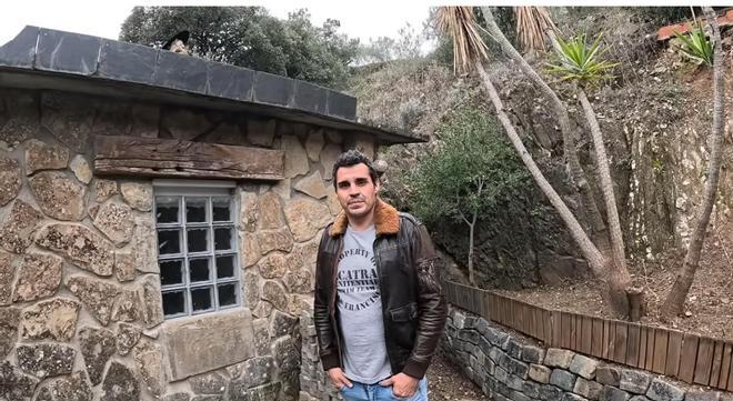 Rubén vive de lo que otros tiran y reforma una casa abandonada en la montaña: "Vivo del despilfarro y del consumismo enfermizo que hay, solo gasto 15 euros al mes"