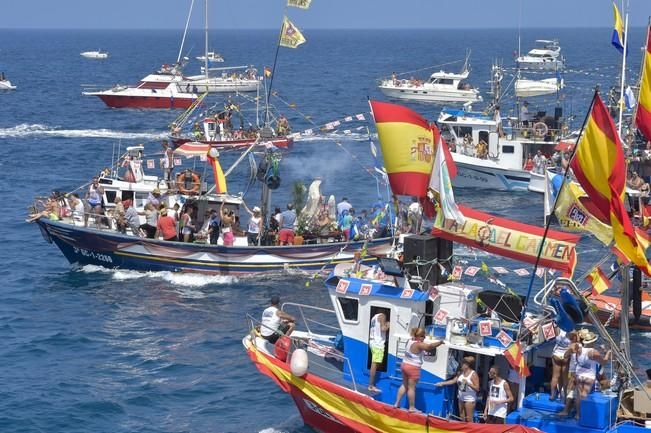 Procesión marítima de la Virgen del Carmen ...