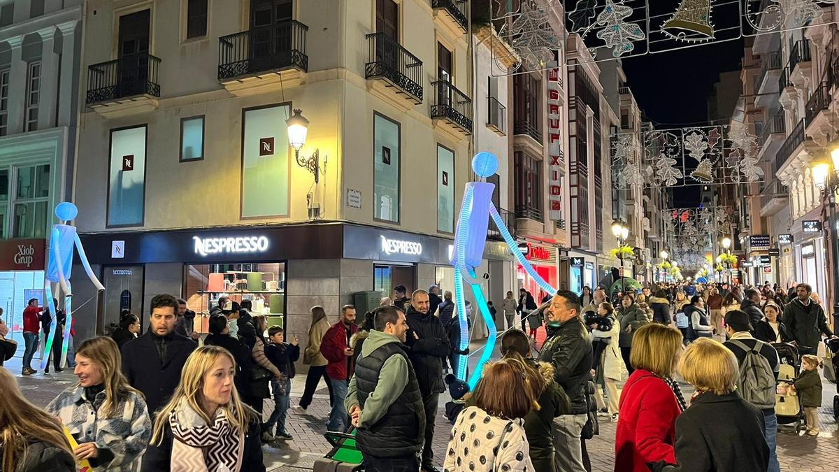 Animación en el centro de Castelló con motivo del Black Friday.