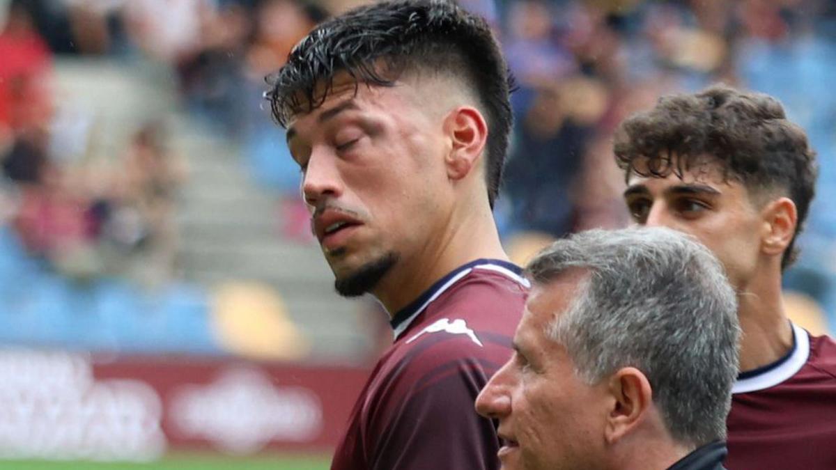 Garay presentaba una fuerte hinchazón tras el golpe.