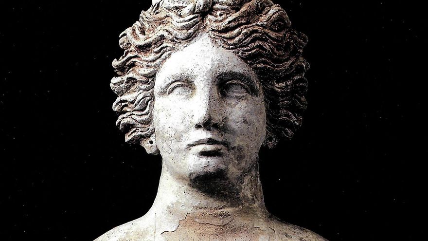 Parte del busto de la diosa púnica Tanit.
