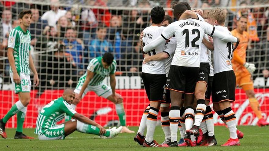 El Valencia recupera la sonrisa ante el Betis