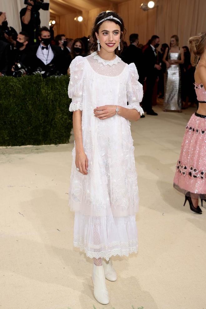 Margaret Qualley, la novia de Chanel en la Gala Met 2021