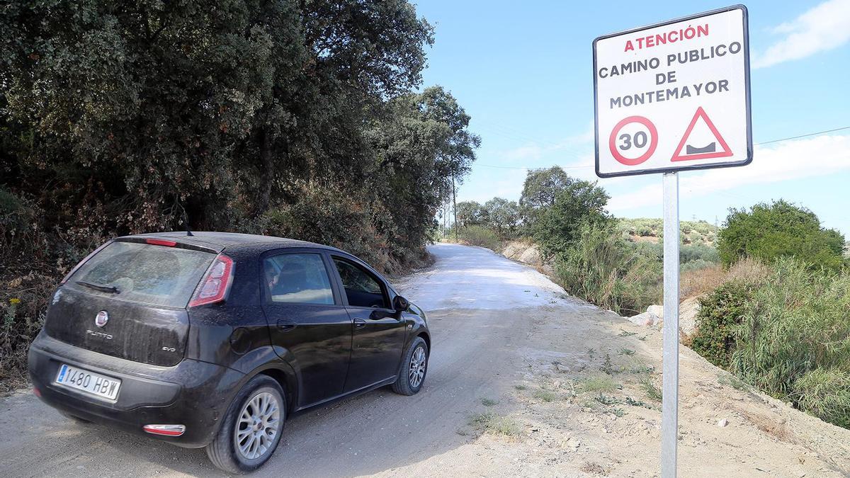 Acceso al camino de Montemayor, en Montilla.