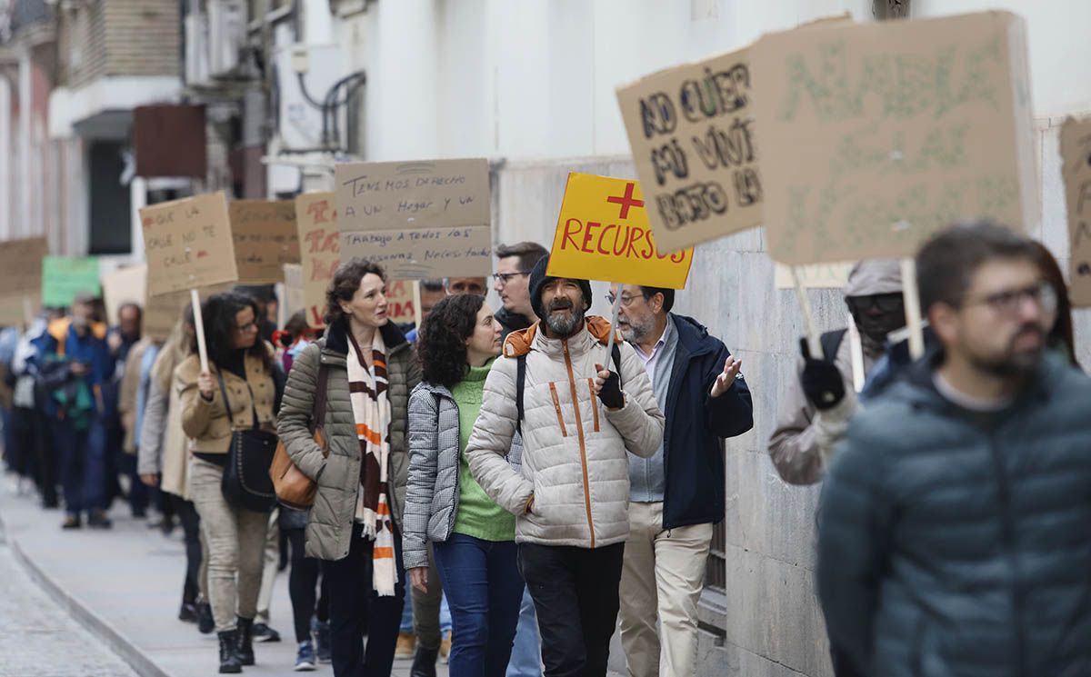 Las personas sin techo piden su derecho a tener un hogar