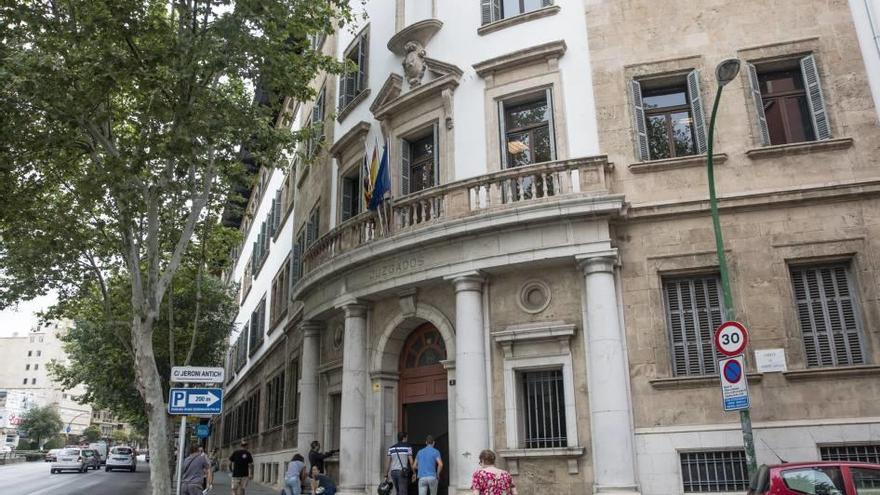 Juzgados de Vía Alemania, en Palma, donde el hombre reconoció los hechos y aceptó la condena.