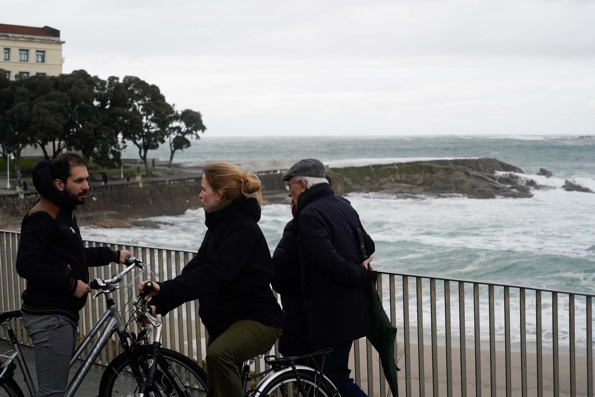 Pleamar en Riazor: últimos coletazos de la borrasca 'Nelson'