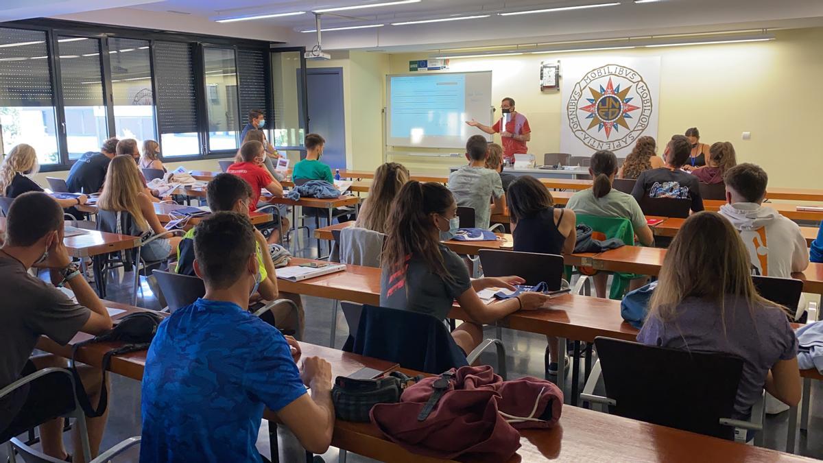 Alumnes de primer curs del nou INEFC Pirineus, en una imatge de l&#039;inici de curs