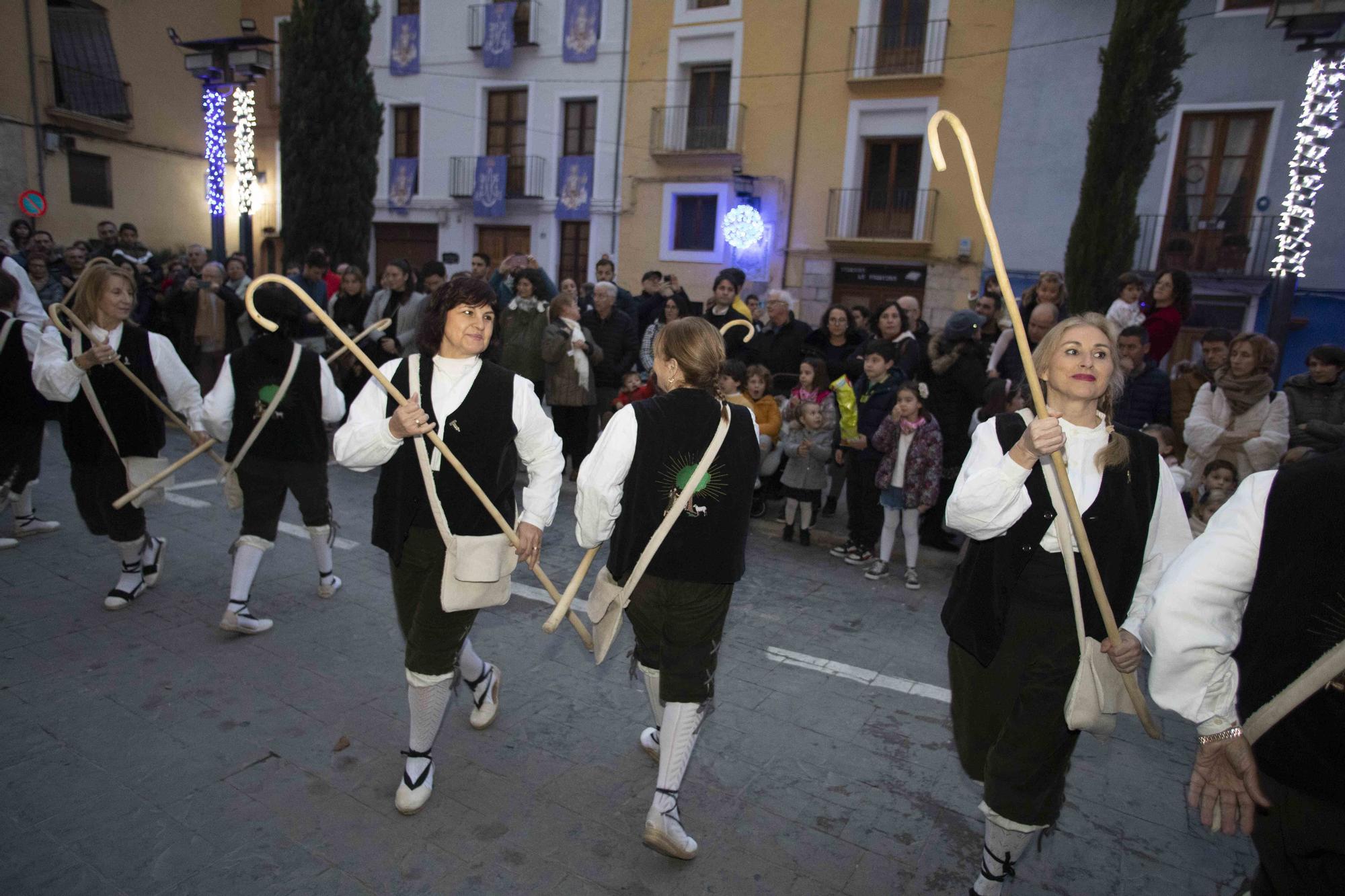 Ontinyent se vuelca con la tradiconal procesión de la Puríssima