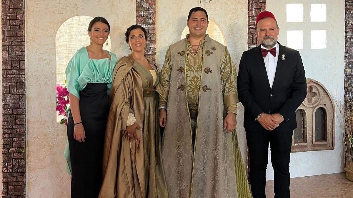 Crevillent presenta a sus Capitanes de las Fiestas de Moros y Cristianos