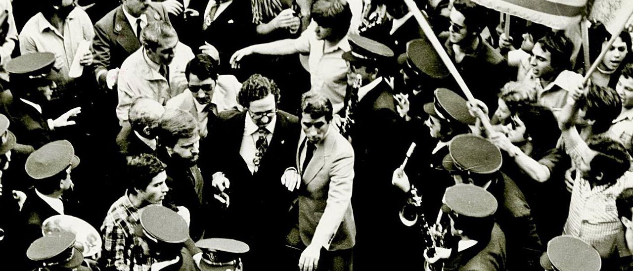 El alcalde de València, Ricard Pérez Casado, fue agredido junto a otras autoridades el 9-O de 1979. | LUIS VIDAL