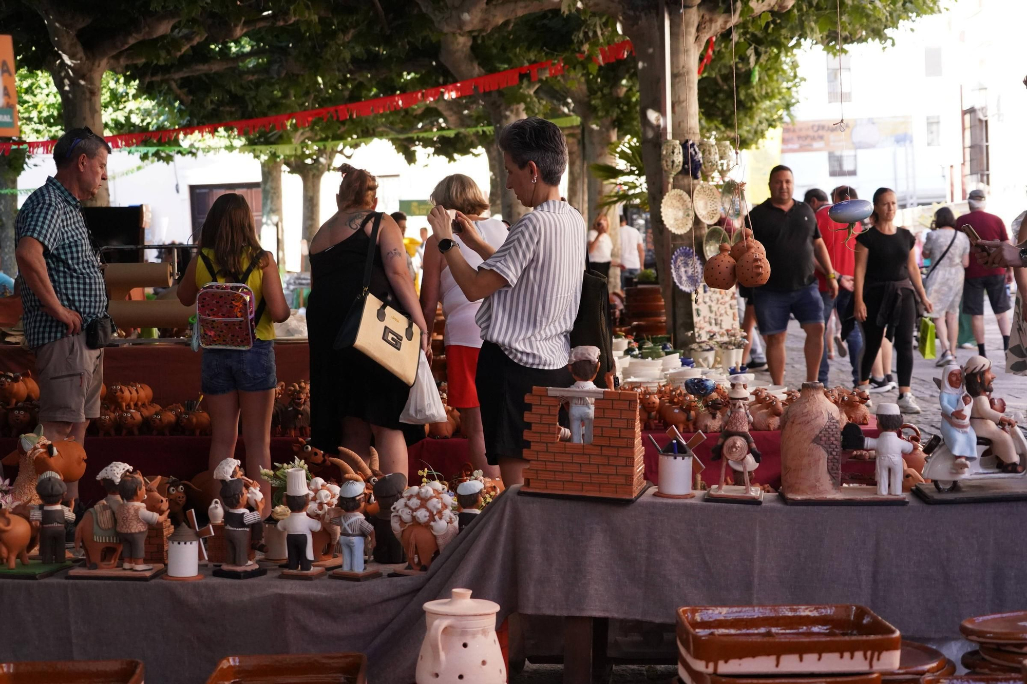 GALERÍA | La Feria de la Cerámica y la Alfarería ya está en la calle