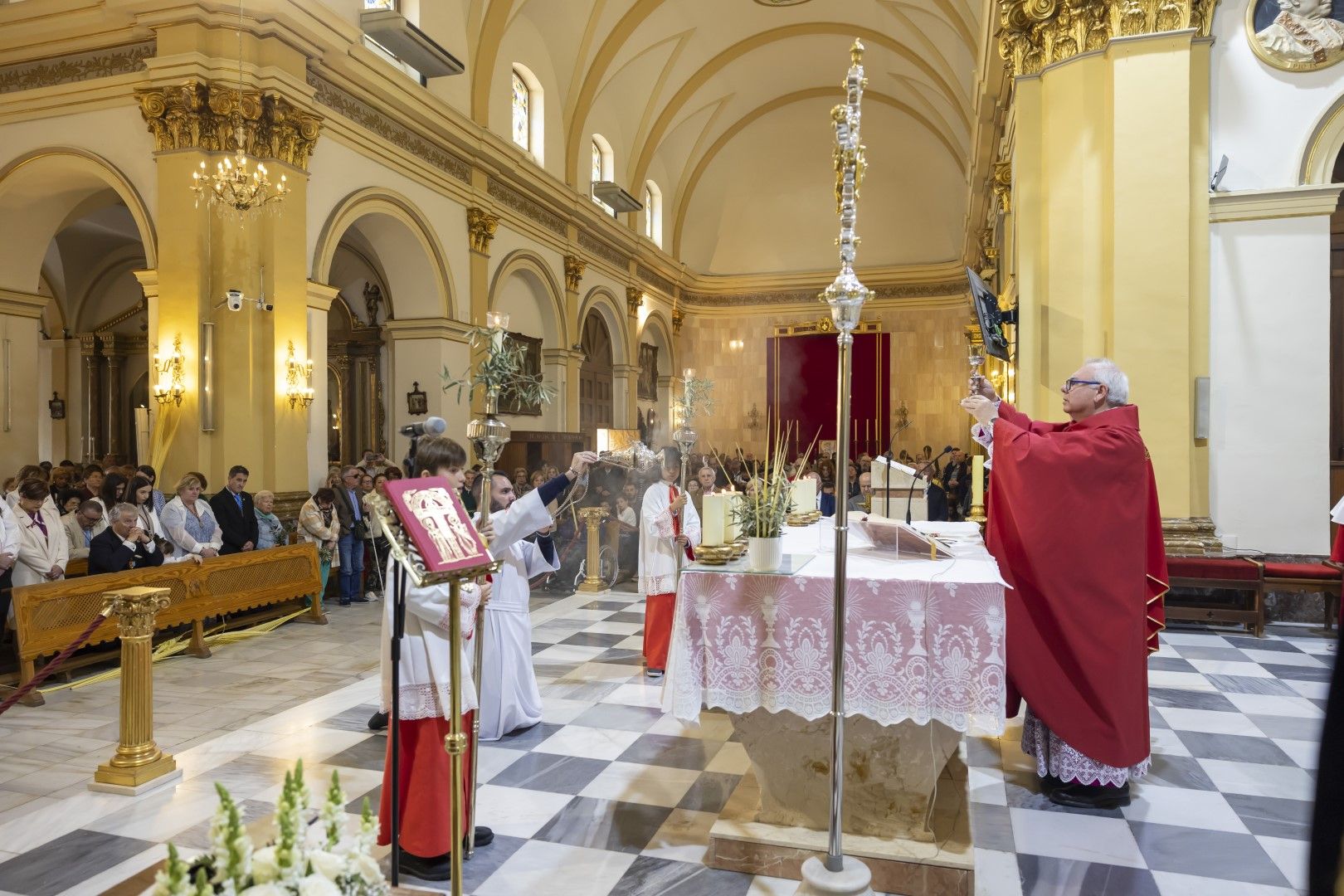 Bendición y procesión de Las Palmas en Torrevieja de Domingo de Ramos en la Semana Santa 2024