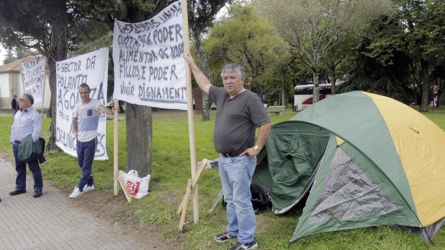 Parte de los armadores, ayer ante la Xunta de Galicia. // Xoán Álvarez