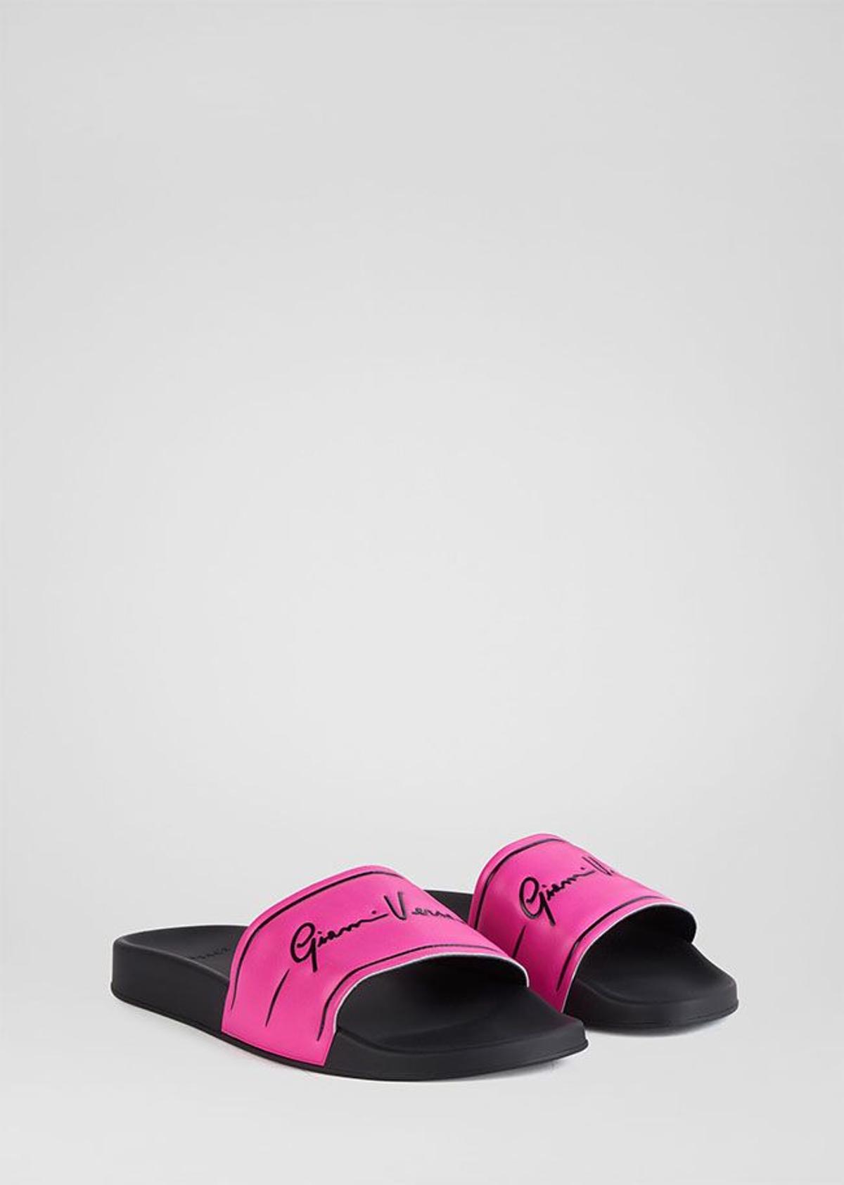 Chanclas fucsia de Versace