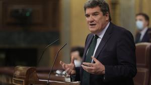 El ministro de Inclusión y Seguridad Social, José Luis Escrivá, en un pleno del Congreso.