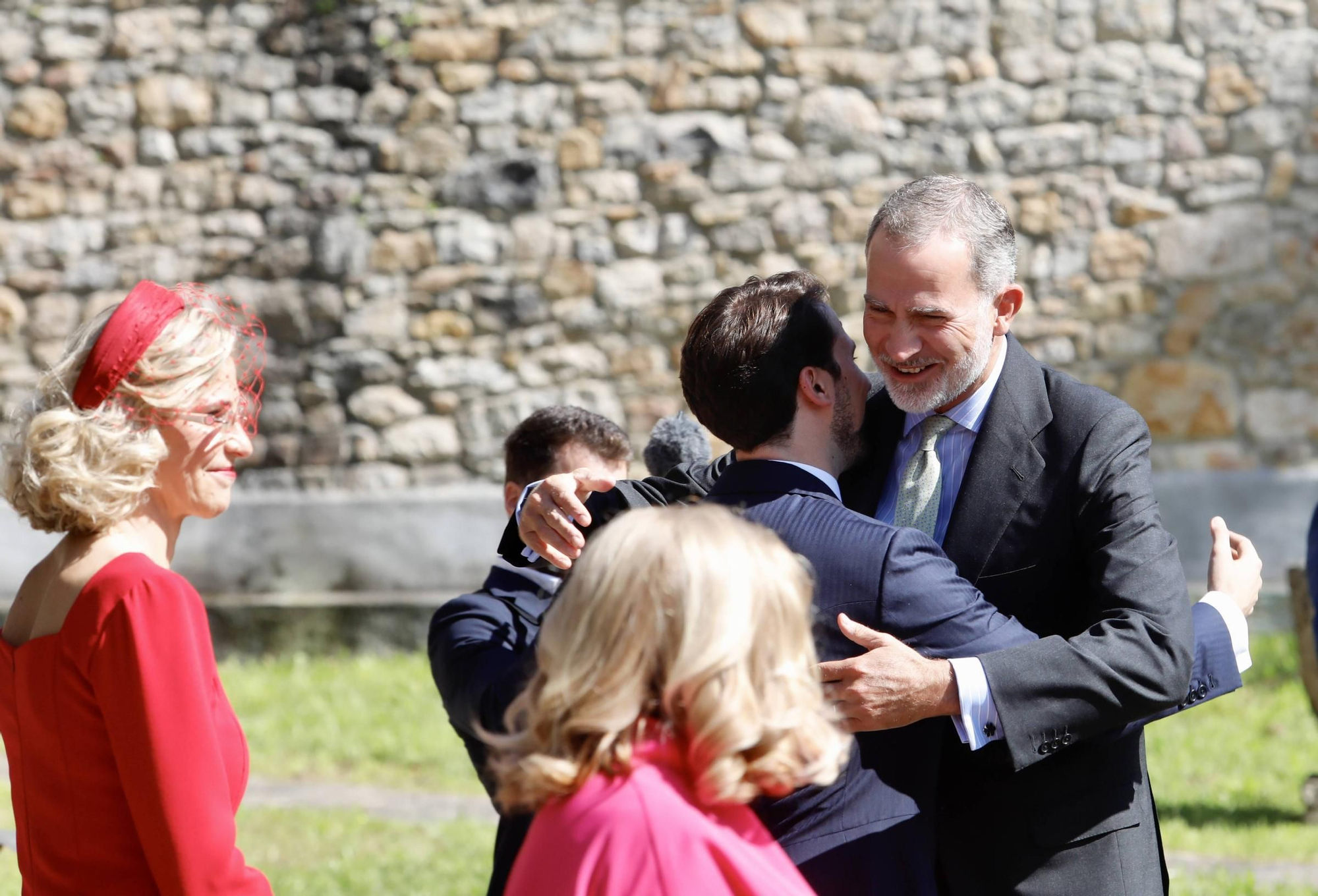 El Rey Felipe VI, testigo de excepción en la boda de su ahijado en Gijón (en imágenes)