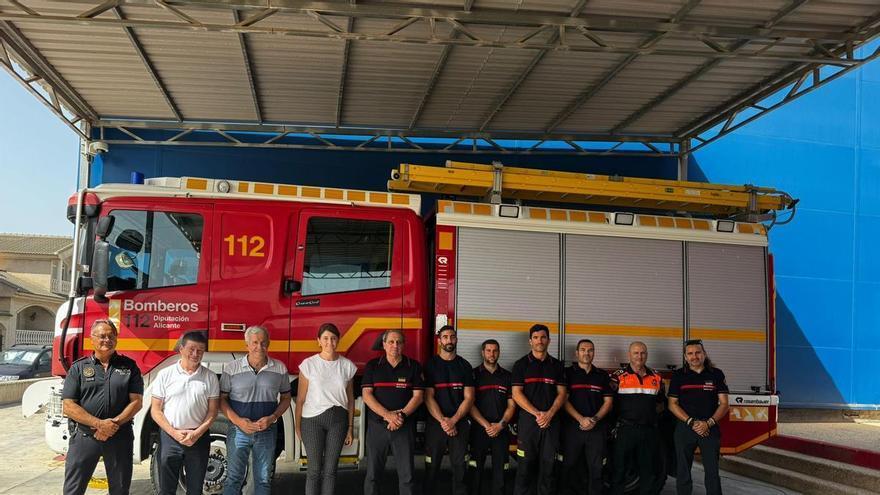 Los bomberos de la Diputación de Alicante activan el retén de refuerzo estival de Pilar de la Horadada