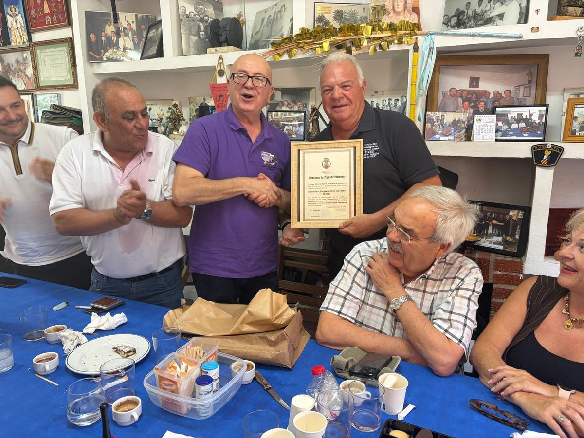 Reconocimiento de la asociación a los invitados