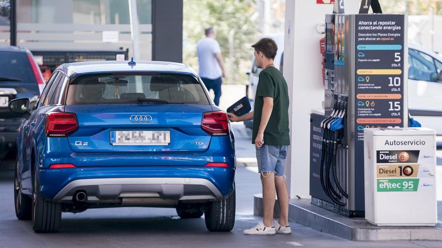 El IPC sube por los carburantes y los paquetes turísticos