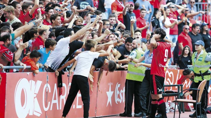 Abdón se ha ganado la titularidad con sus dos goles al Atlético Saguntino, hace quince días.