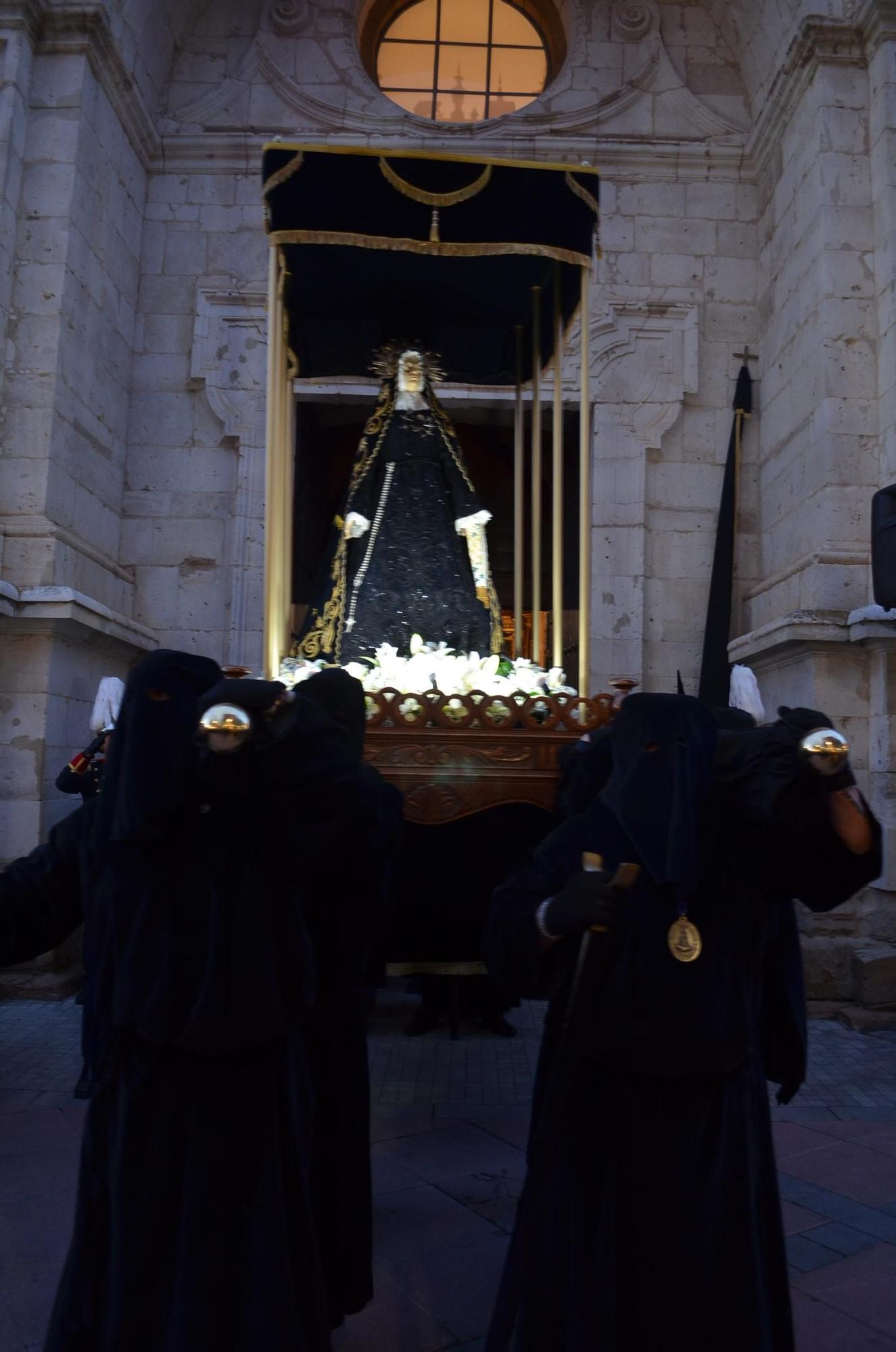 GALERÍA | Procesión del Santo Entierro de Benavente, en imágenes