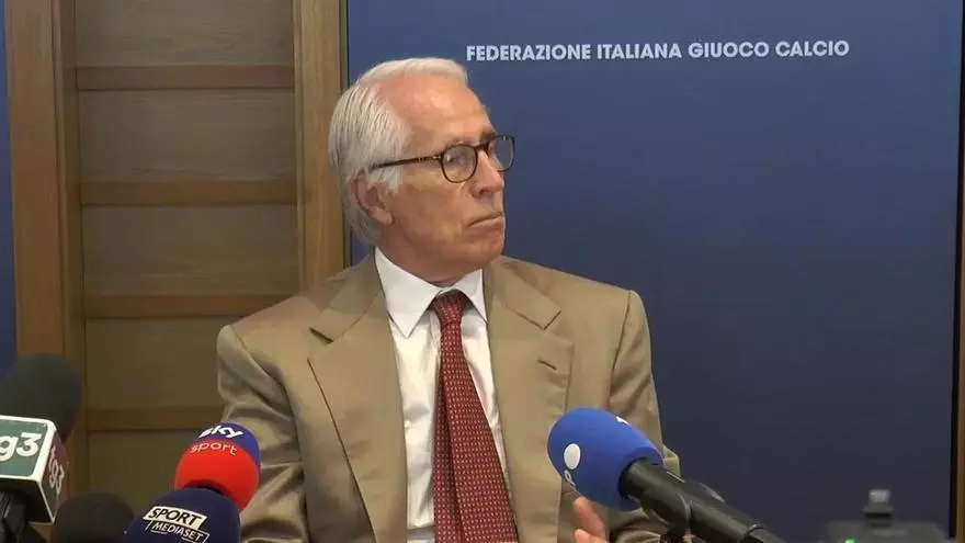 El presidente de la Federación Italiana de Fútbol revela por qué se frustró el nombramiento de Pirlo