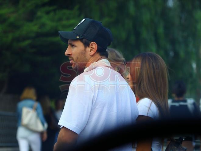 En exclusiva, las primeras fotografías de Messi tras su lesión, con el brazo en cabestrillo