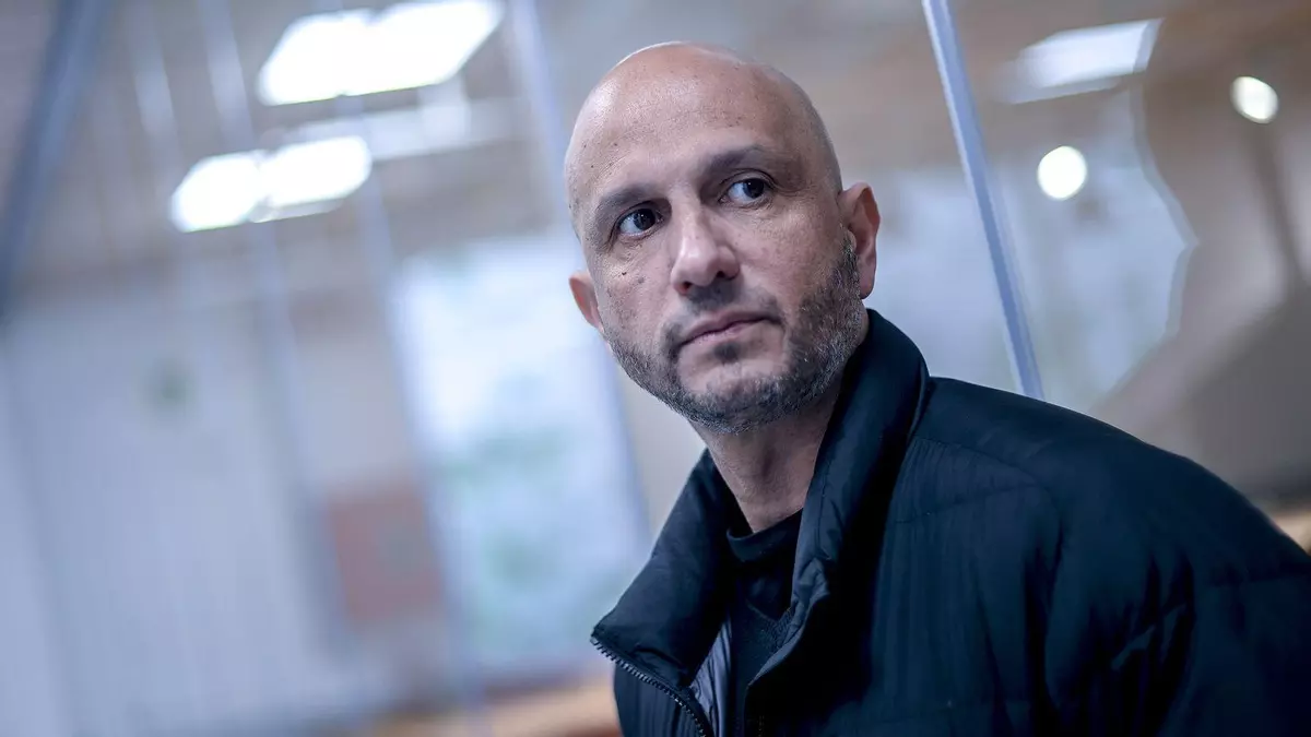 Jorge Carrión, escritor: "Las bibliotecas y las librerías son focos de resistencia contra el fascismo"