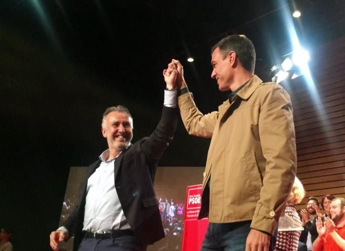 Pedro Sánchez en la conferencia municipal organizada por el PSOE de Gran Canaria