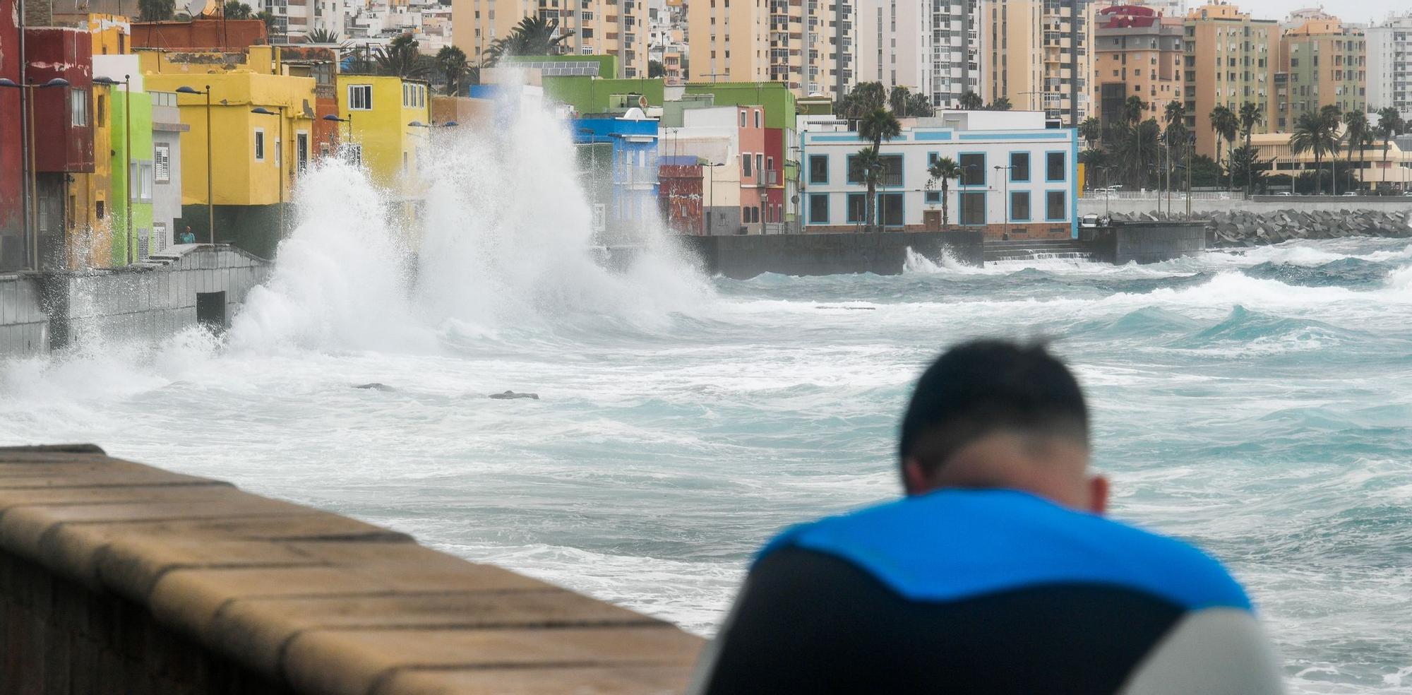 Olas en San Cristóbal, en Las Palmas de Gran Canaria (02/08/2023)