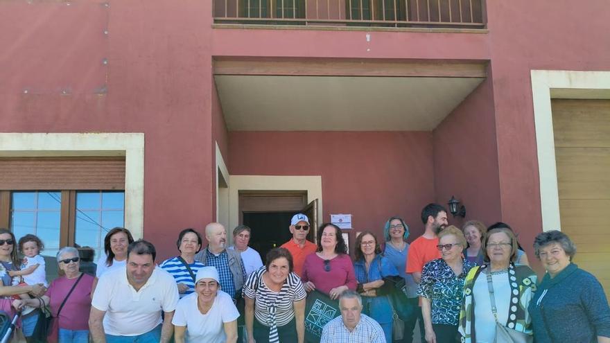 Éxito en la visita guiada a la quesería artesanal "El Rebollín" de La Espina: "Presta contar lo que uno hace"