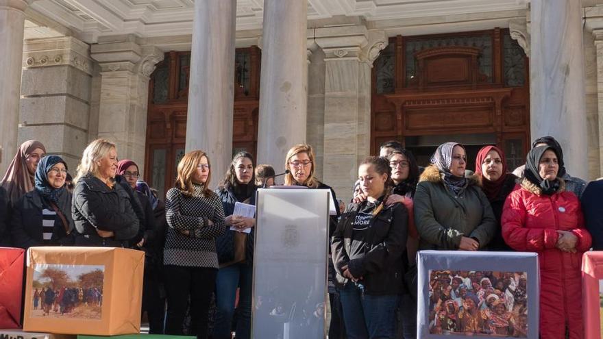 Lectura del manifiesto por el Día de las Personas Migrantes.