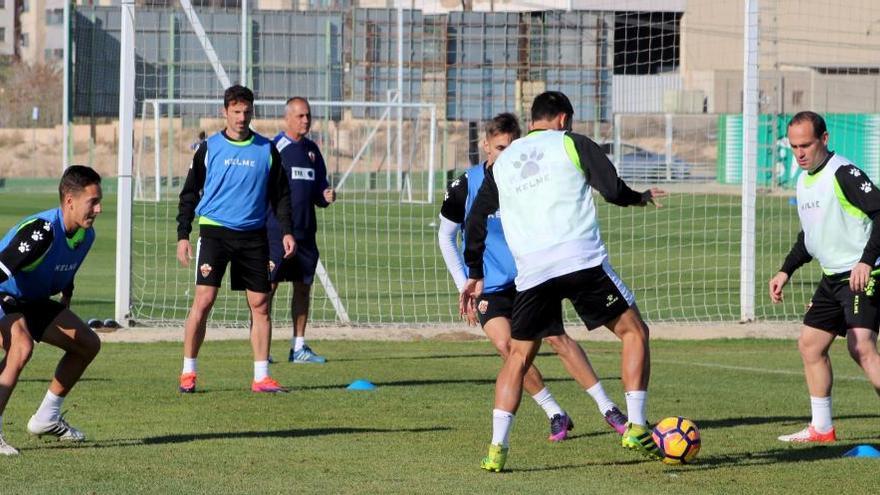 Hasta 10 jugadores no completan el entrenamiento de esta mañana