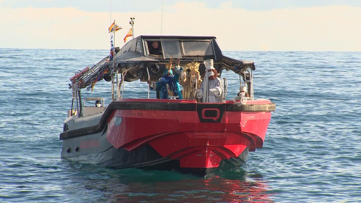 Los Reyes Magos llegan a Barcelona en barco