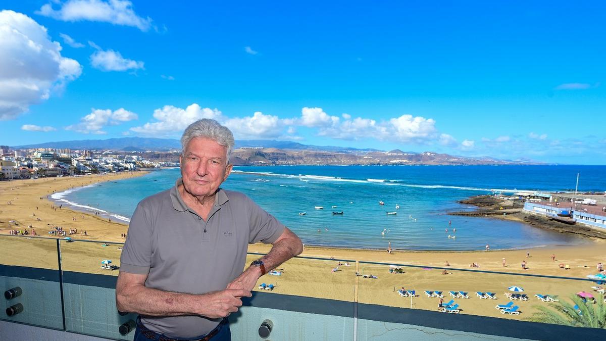 Ciudad de Mar inicia el proceso de ordenación de la actividad deportiva y los servicios en la playa de Las Canteras para favorecer su sostenibilidad social y ambiental.