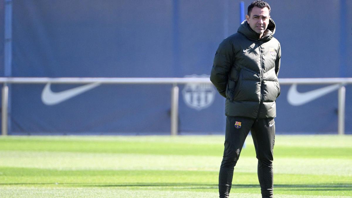 Xavi, técnico del Barça, en el último entrenamiento previo al duelo con el Nápoles en Montjuïc.