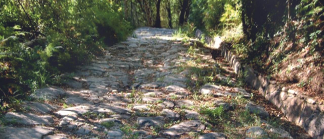 Tramo calzado na verea en Meiro.