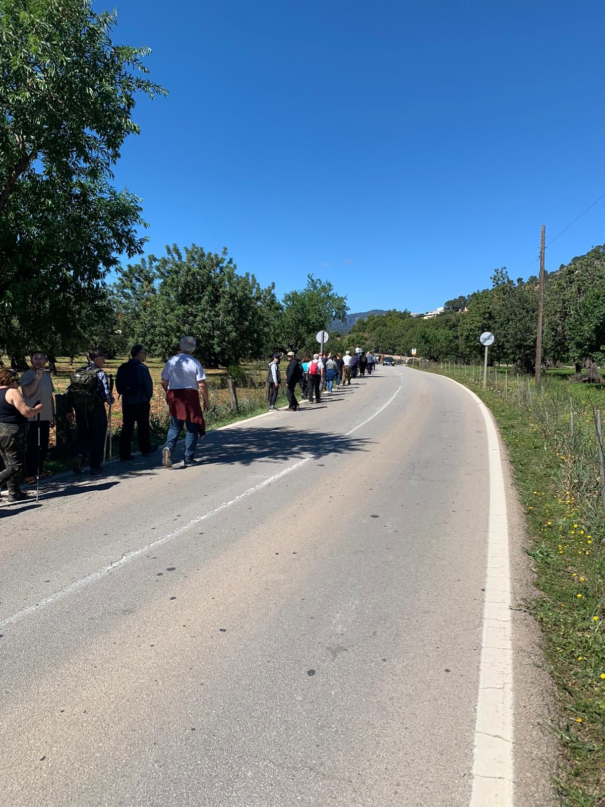 Unas 300 personas exigen la "apertura inmediata" del camí de Passatemps, en Bunyola