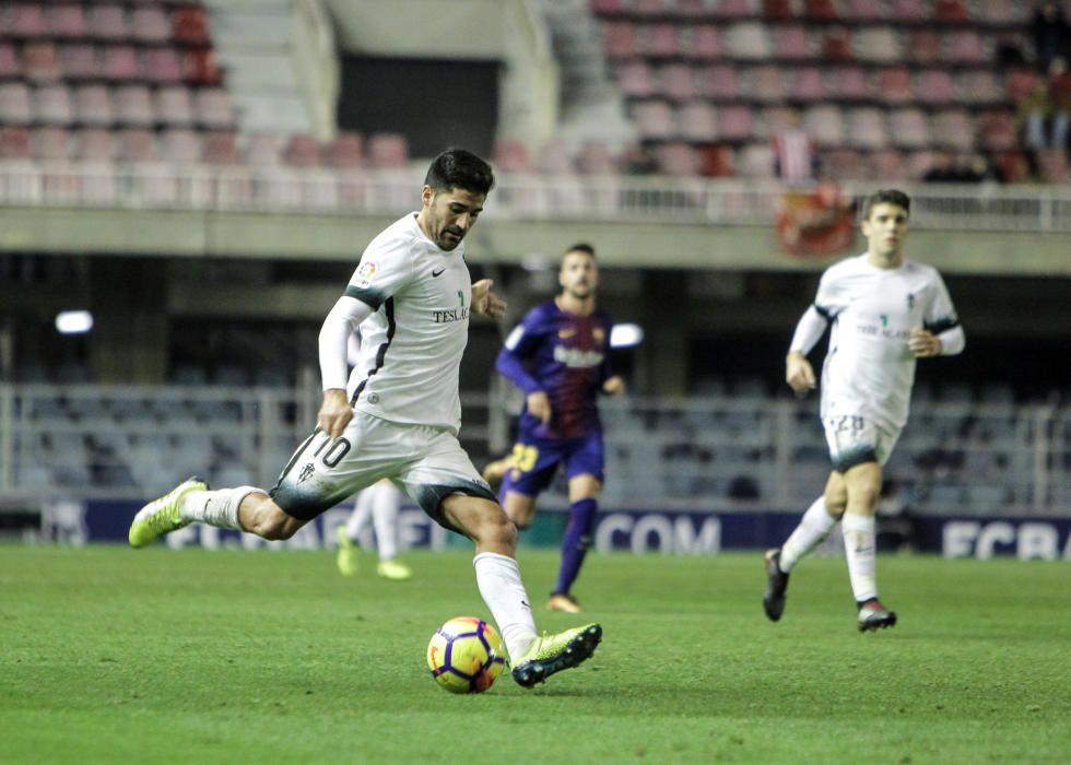 El partido entre el Barcelona B y el Sporting de Gijón, en imágenes