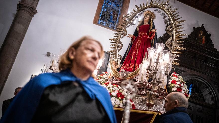 El mal tiempo impide la procesión por las calles de La Laguna de la Dolorosa de La Concepción